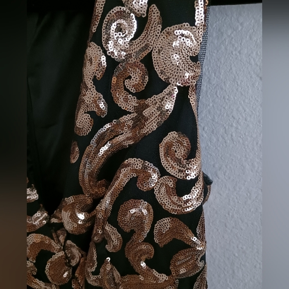Arika Chicago Black Lable Gold and Black Sequence Cotail Dress - Picture 3 of 4